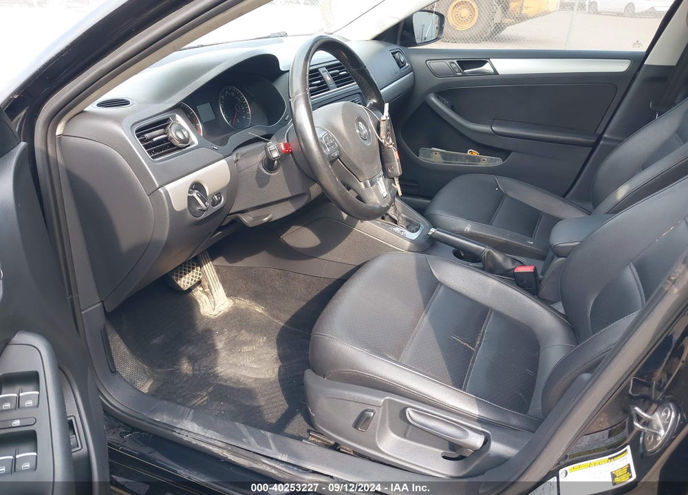 2014 VOLKSWAGEN JETTA 1.8T SE VIN: 3VWD07AJXEM317321