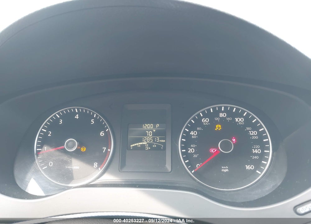 2014 VOLKSWAGEN JETTA 1.8T SE VIN: 3VWD07AJXEM317321