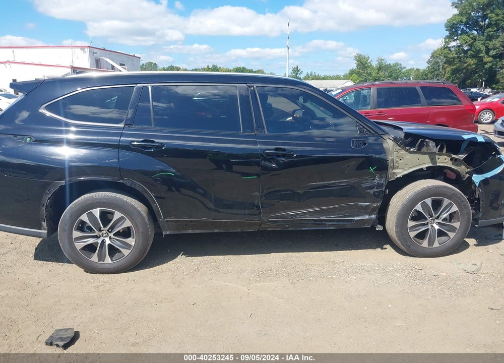 2020 TOYOTA HIGHLANDER XLE VIN: 5TDHZRBHXLS055265