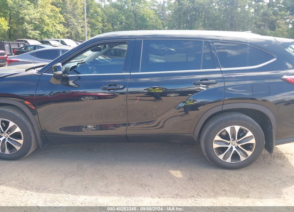 2020 TOYOTA HIGHLANDER XLE VIN: 5TDHZRBHXLS055265
