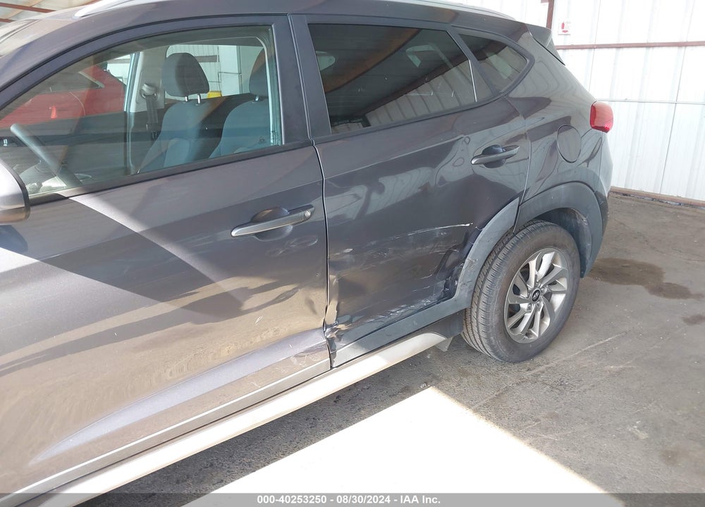 2018 HYUNDAI TUCSON SEL VIN: KM8J33A40JU647602