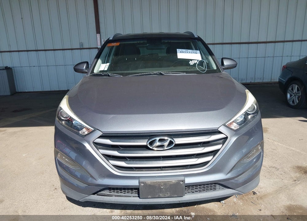 2018 HYUNDAI TUCSON SEL VIN: KM8J33A40JU647602
