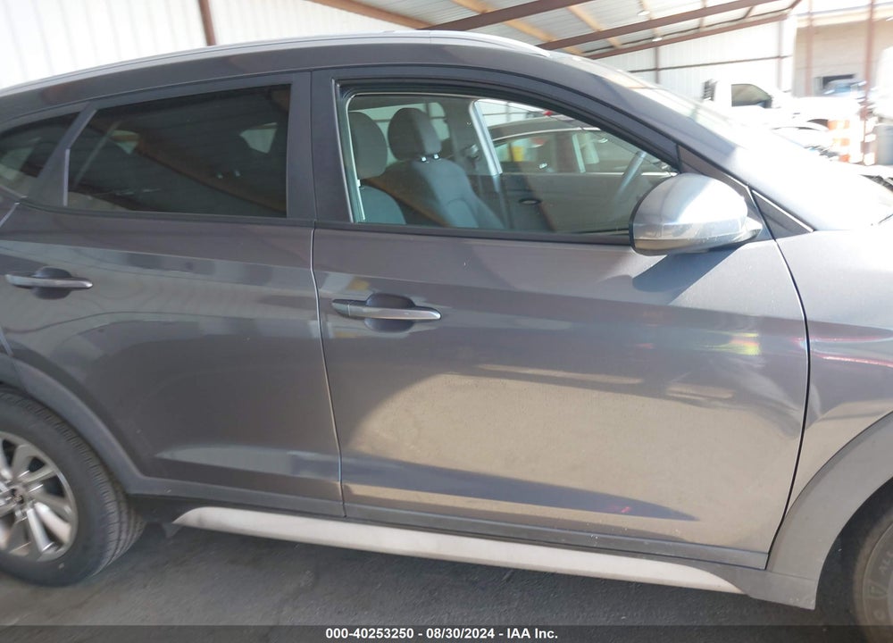 2018 HYUNDAI TUCSON SEL VIN: KM8J33A40JU647602
