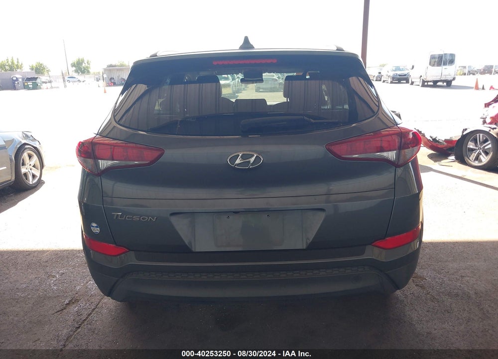 2018 HYUNDAI TUCSON SEL VIN: KM8J33A40JU647602