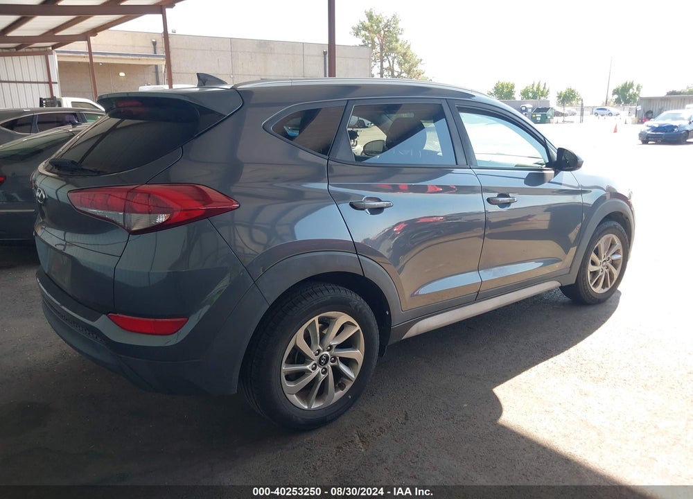 2018 HYUNDAI TUCSON SEL VIN: KM8J33A40JU647602