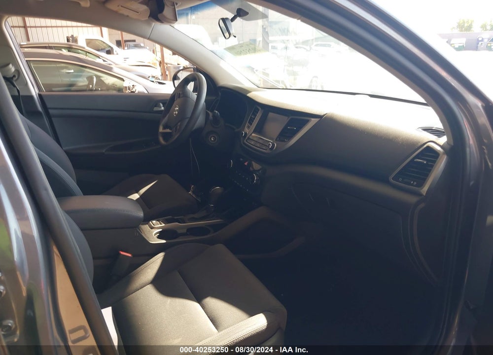 2018 HYUNDAI TUCSON SEL VIN: KM8J33A40JU647602