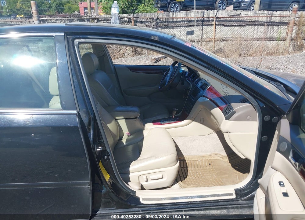 2004 LEXUS ES 330 VIN: JTHBA30G145055651