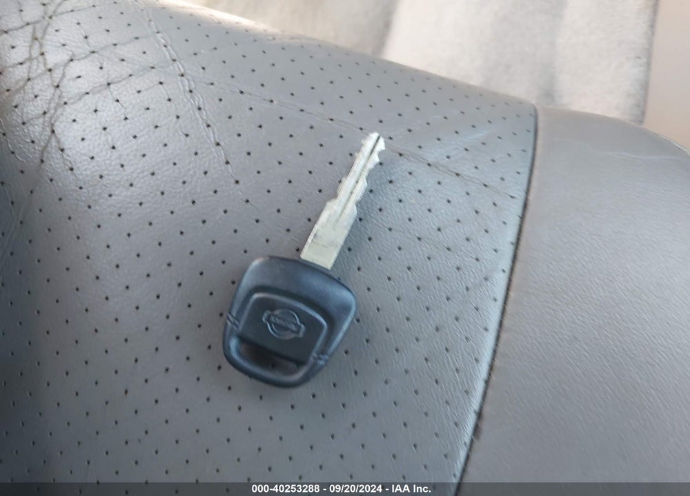 2004 NISSAN PATHFINDER LE PLATINUM VIN: JN8DR09Y24W903032