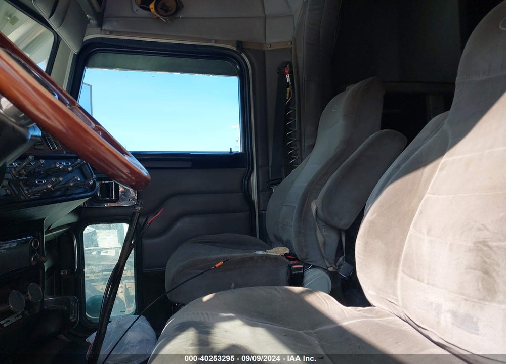 2005 PETERBILT 379 VIN: 1XP5DB9X35D860852