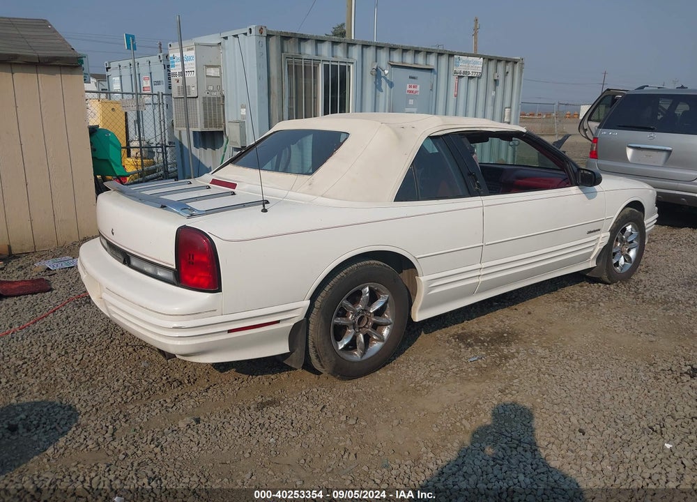 1992 OLDSMOBILE CUTLASS SUPREME VIN: 1G3WT34T5ND388284
