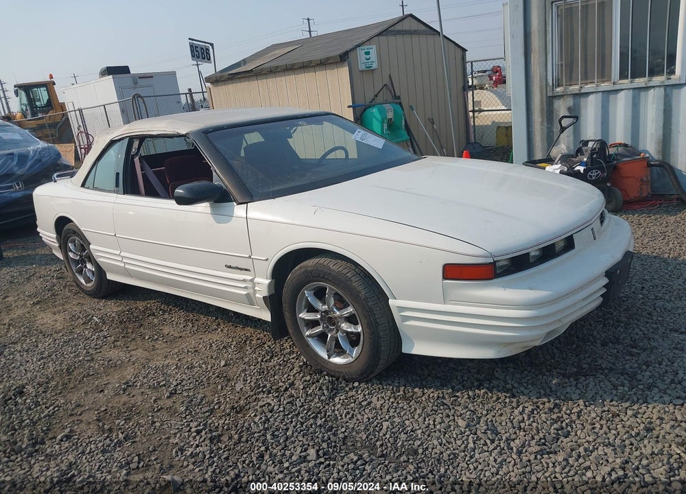 1992 OLDSMOBILE CUTLASS SUPREME VIN: 1G3WT34T5ND388284