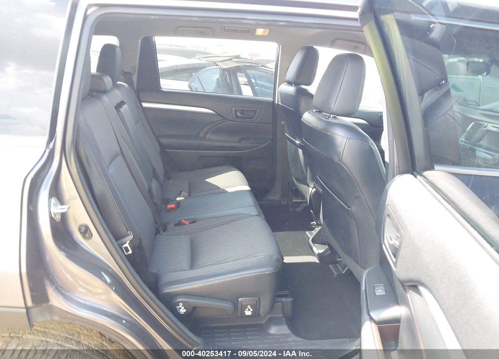 2015 TOYOTA HIGHLANDER LE PLUS V6 VIN: 5TDZKRFH6FS065489