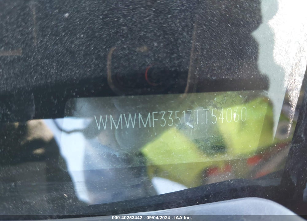 2007 MINI COOPER VIN: WMWMF33517TT54060