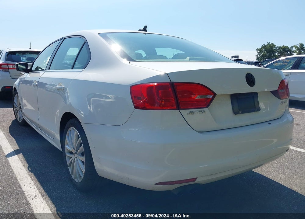 2011 VOLKSWAGEN JETTA 2.5L SEL VIN: 3VWLZ7AJ4BM306943