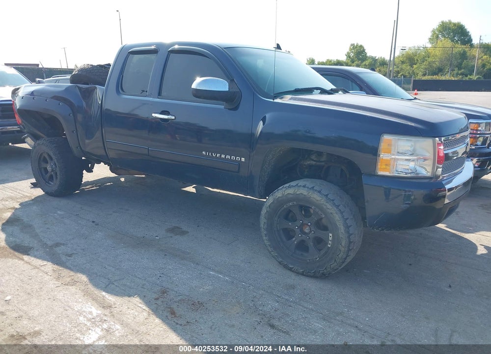 2008 CHEVROLET SILVERADO 1500 LT1 VIN: 2GCEK19J581263568