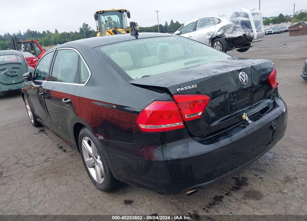 2012 VOLKSWAGEN PASSAT 2.5L SE VIN: 1VWBP7A30CC029147