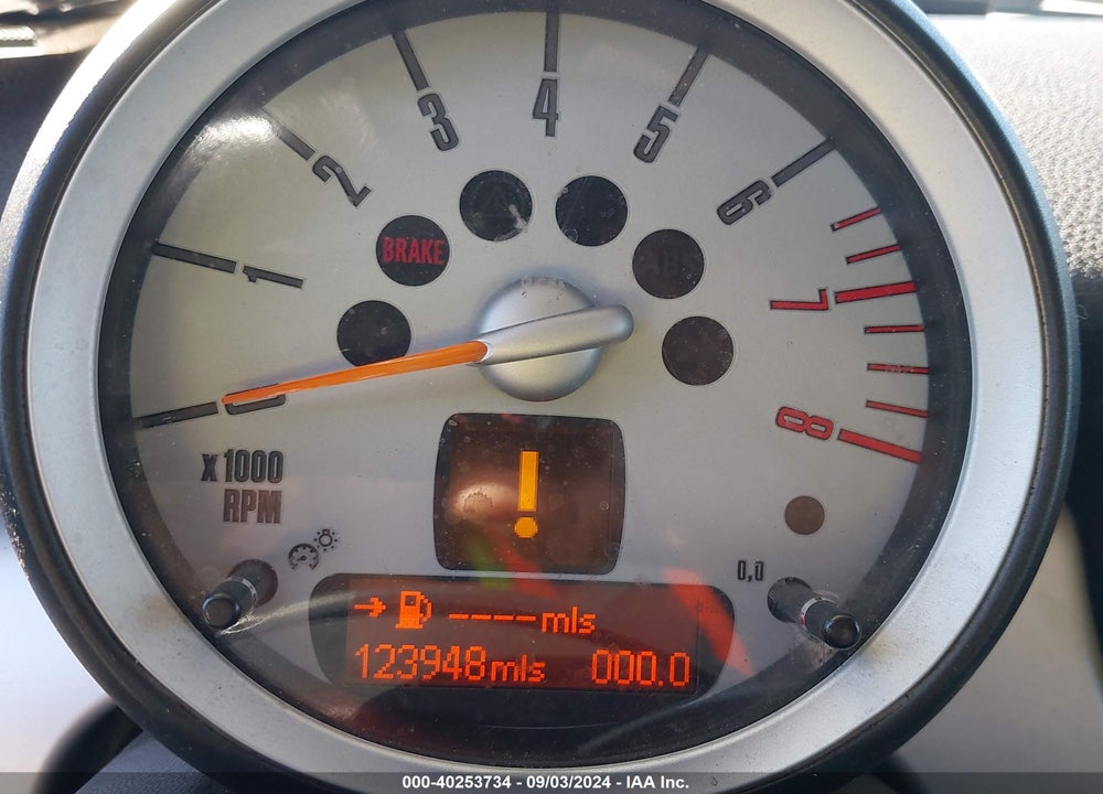 2009 MINI COOPER VIN: WMWMF335X9TU73115