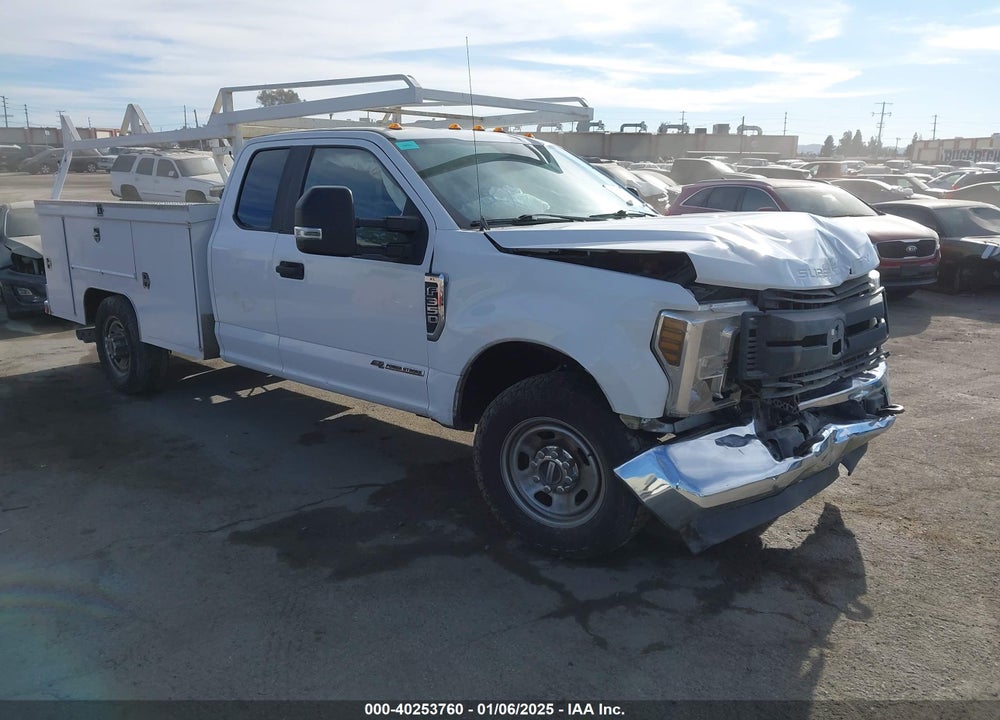 2019 FORD F-350 CHASSIS XL VIN: 1FD8X3ET9KEF25630