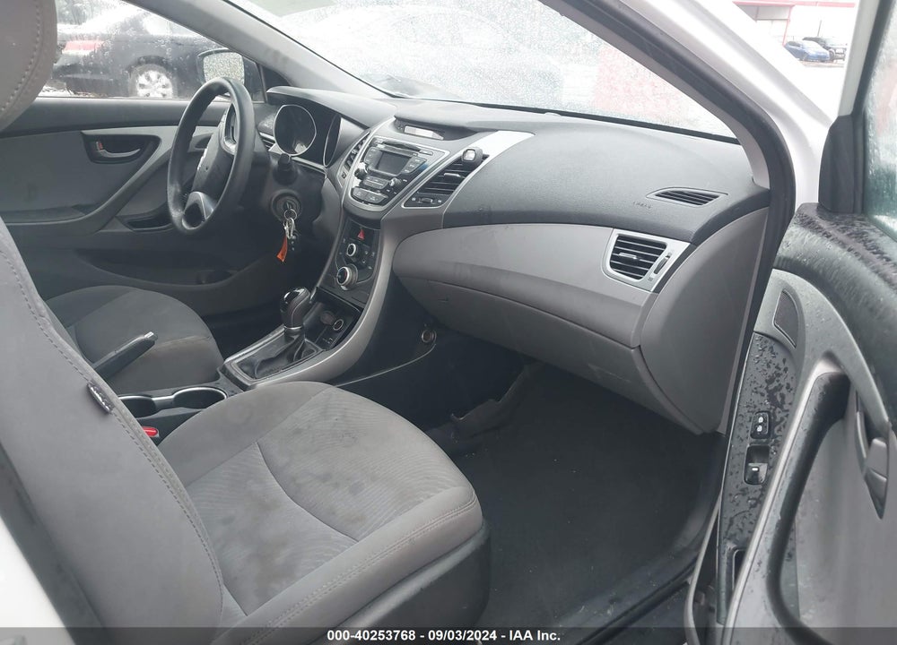 2016 HYUNDAI ELANTRA SE VIN: 5NPDH4AE7GH764369