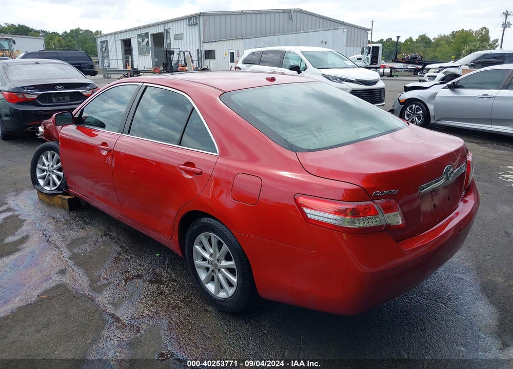 2011 TOYOTA CAMRY XLE VIN: 4T1BF3EK2BU653018