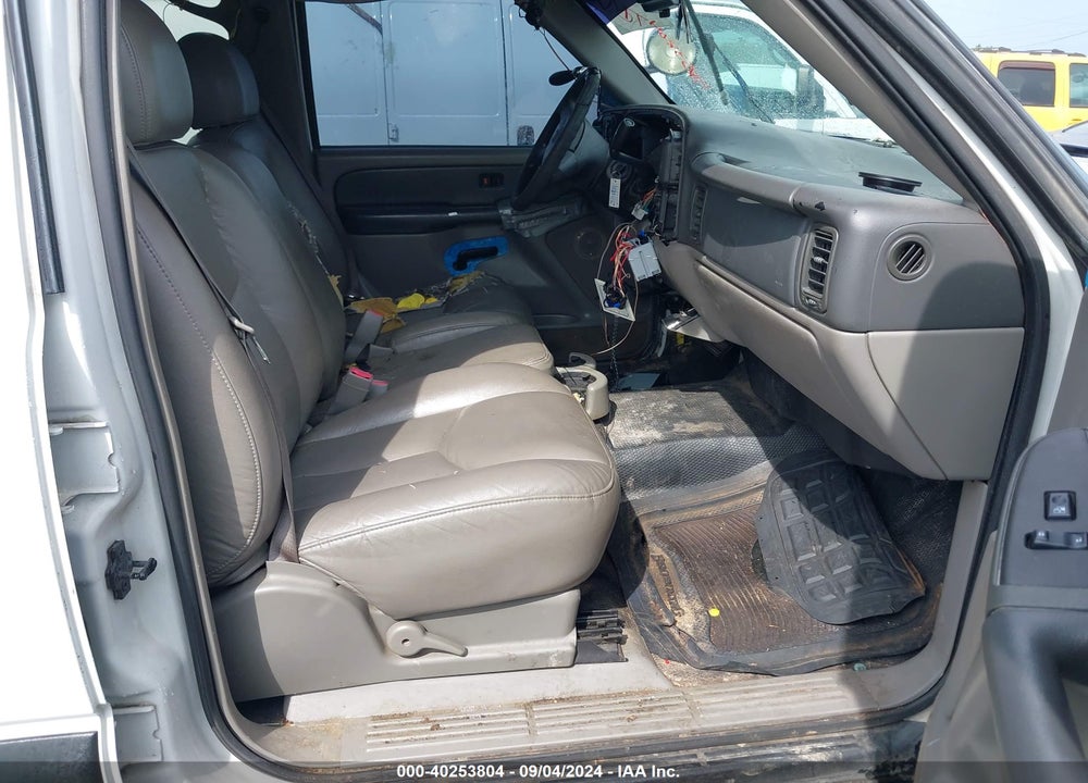 2003 CHEVROLET TAHOE LS VIN: 1GNEK13V63J300385