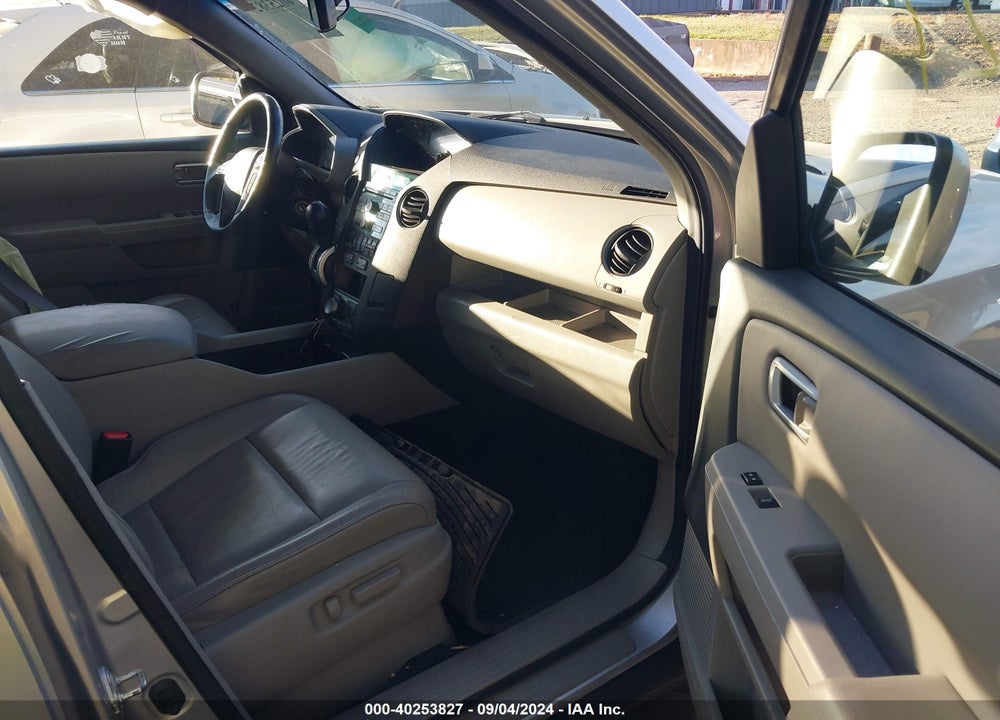 2011 HONDA PILOT EX-L VIN: 5FNYF4H73BB057873