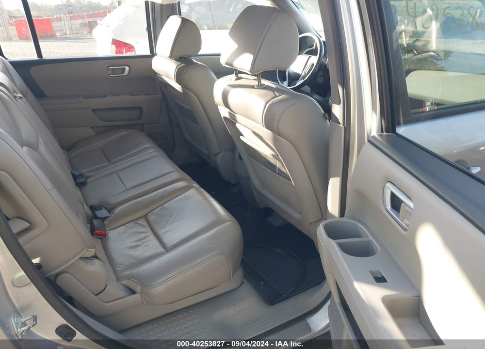 2011 HONDA PILOT EX-L VIN: 5FNYF4H73BB057873