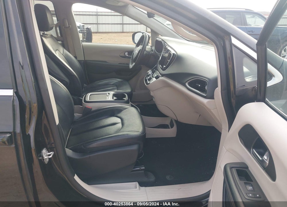 2022 CHRYSLER PACIFICA TOURING L VIN: 2C4RC1BGXNR188764