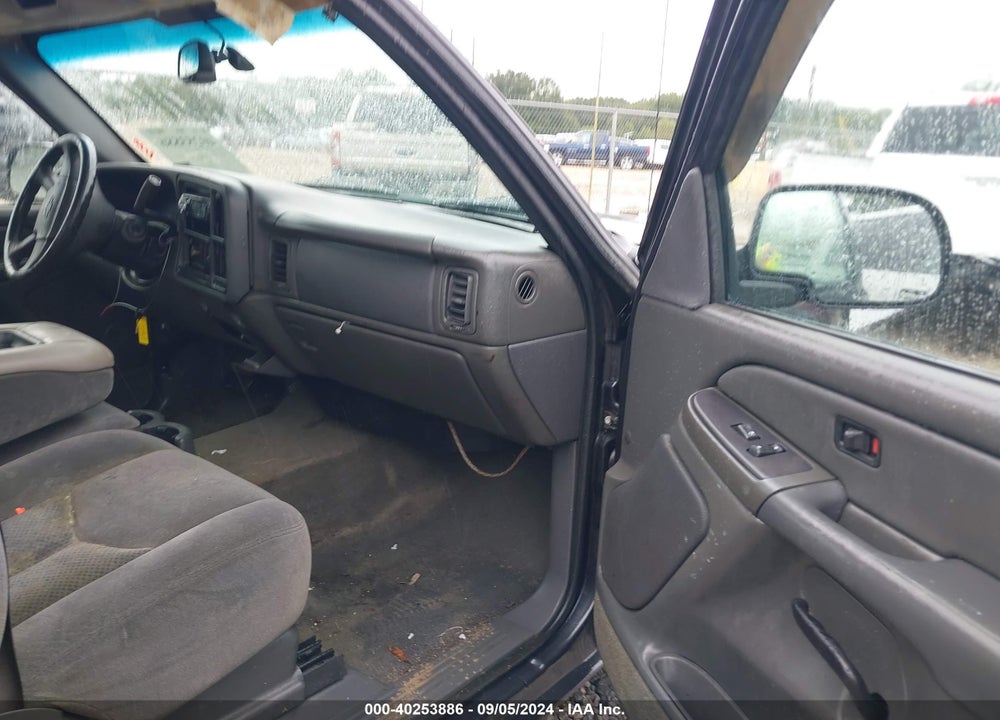 2005 CHEVROLET SILVERADO 1500 LS VIN: 2GCEC19V151185270