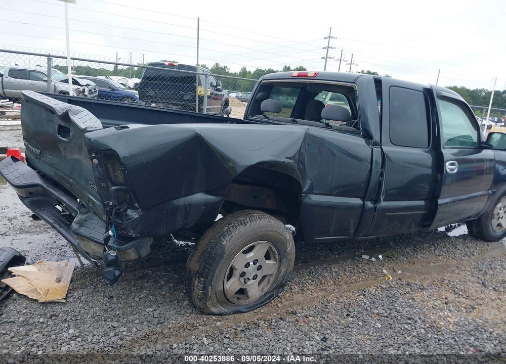 2005 CHEVROLET SILVERADO 1500 LS VIN: 2GCEC19V151185270