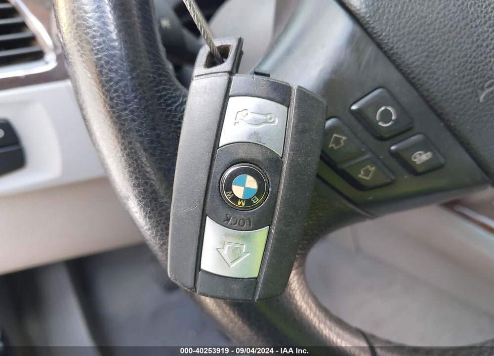 2008 BMW 328I VIN: WBAVA33598K053188