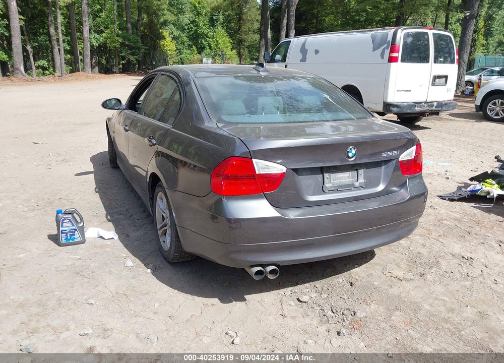 2008 BMW 328I VIN: WBAVA33598K053188
