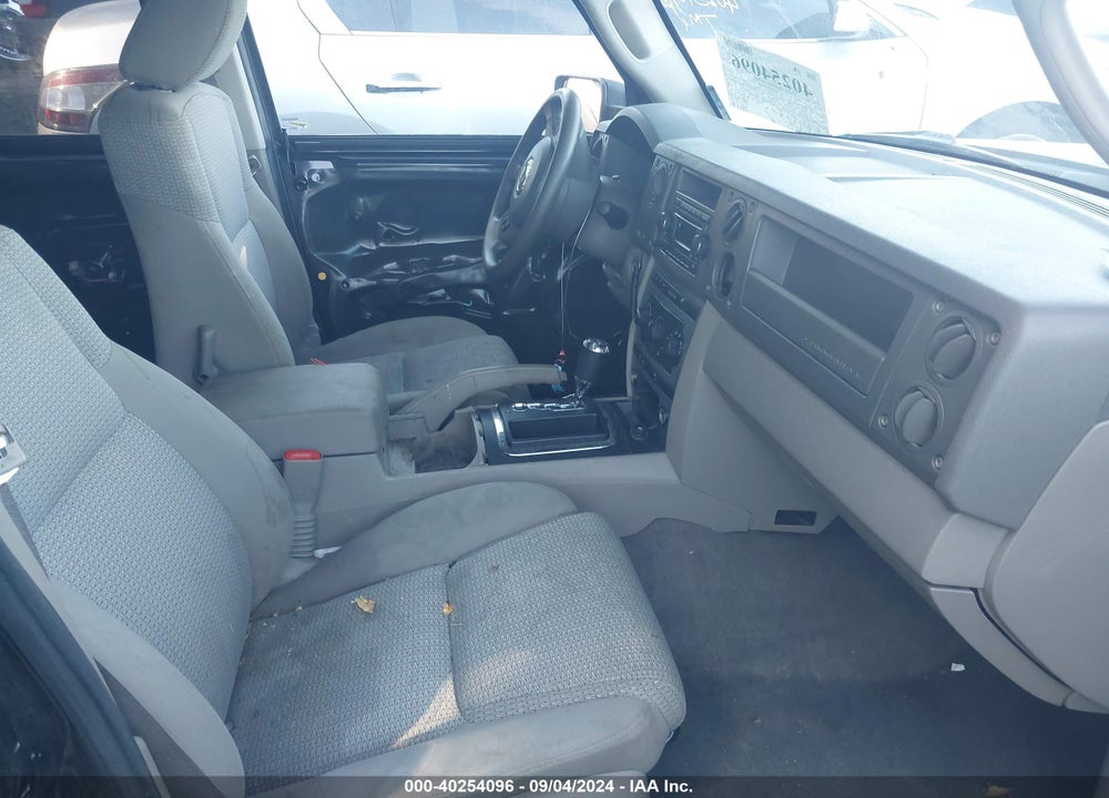 2006 JEEP COMMANDER VIN: 1J8HH48NX6C157246