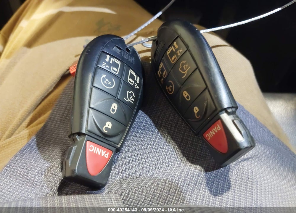 2014 DODGE GRAND CARAVAN R/T VIN: 2C4RDGEG0ER385437