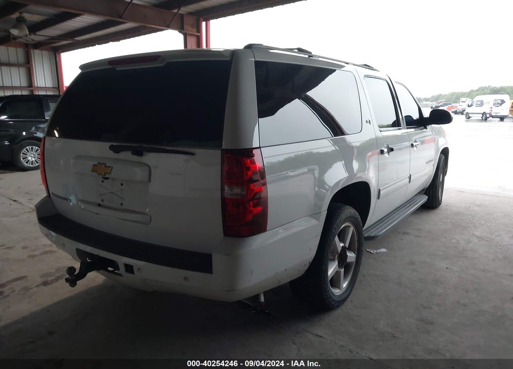 2014 CHEVROLET SUBURBAN 1500 LT VIN: 1GNSCJE05ER202809