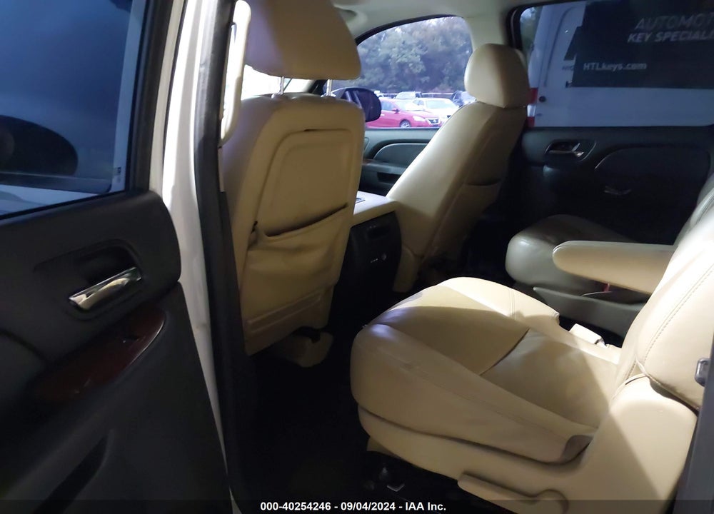 2014 CHEVROLET SUBURBAN 1500 LT VIN: 1GNSCJE05ER202809