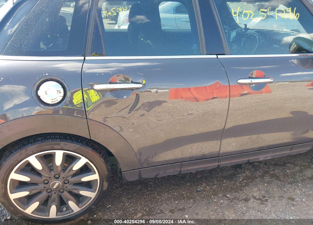 2015 MINI HARDTOP COOPER S VIN: WMWXU3C59F2B55767
