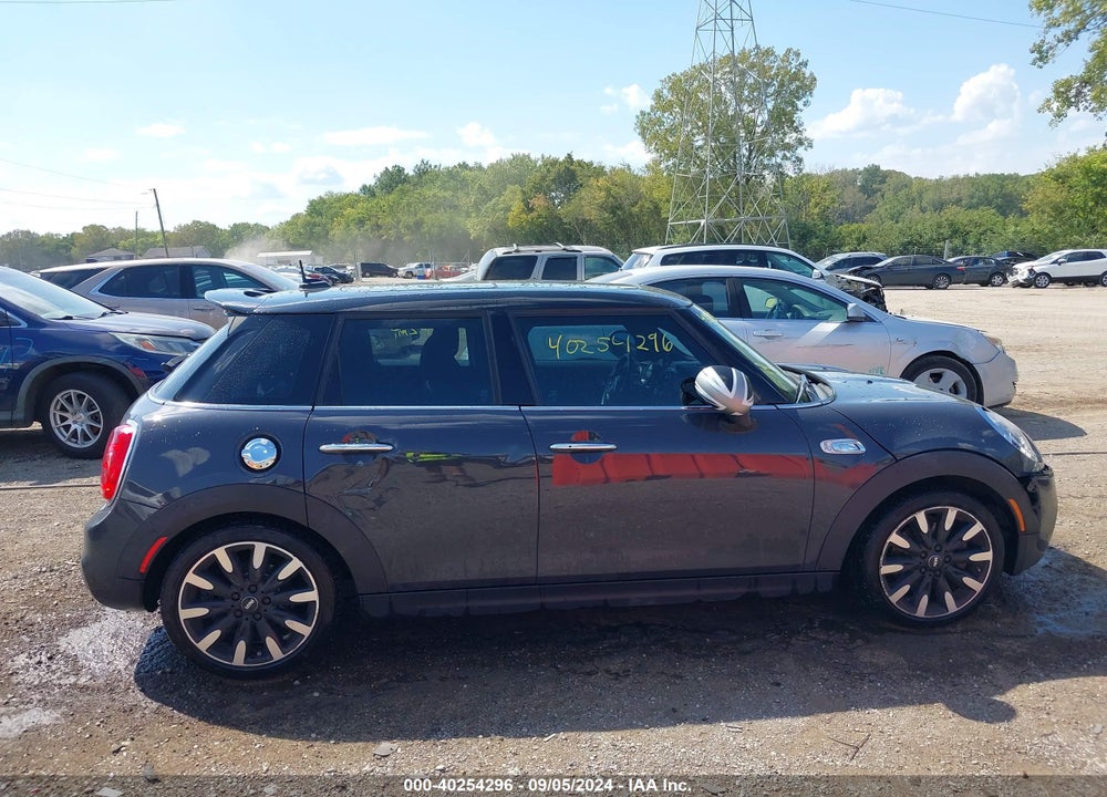 2015 MINI HARDTOP COOPER S VIN: WMWXU3C59F2B55767