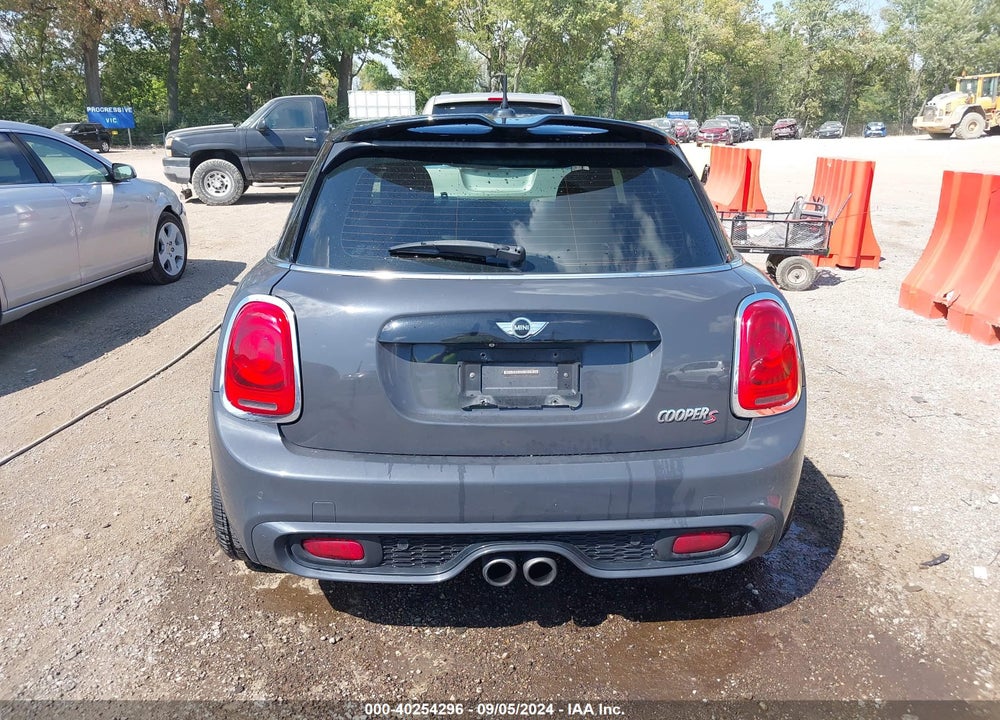 2015 MINI HARDTOP COOPER S VIN: WMWXU3C59F2B55767
