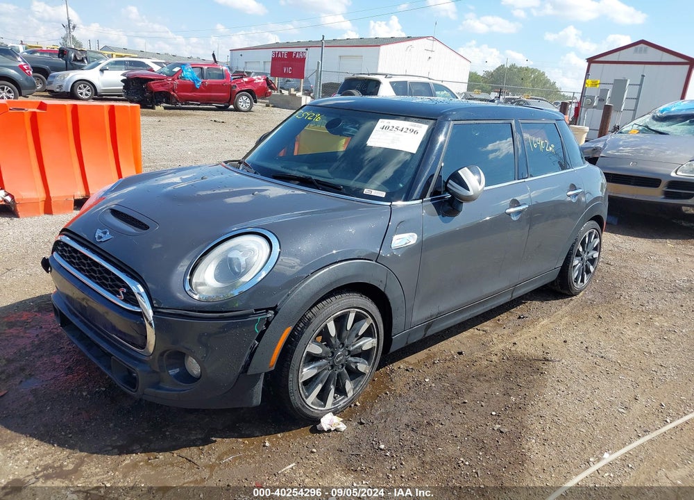 2015 MINI HARDTOP COOPER S VIN: WMWXU3C59F2B55767