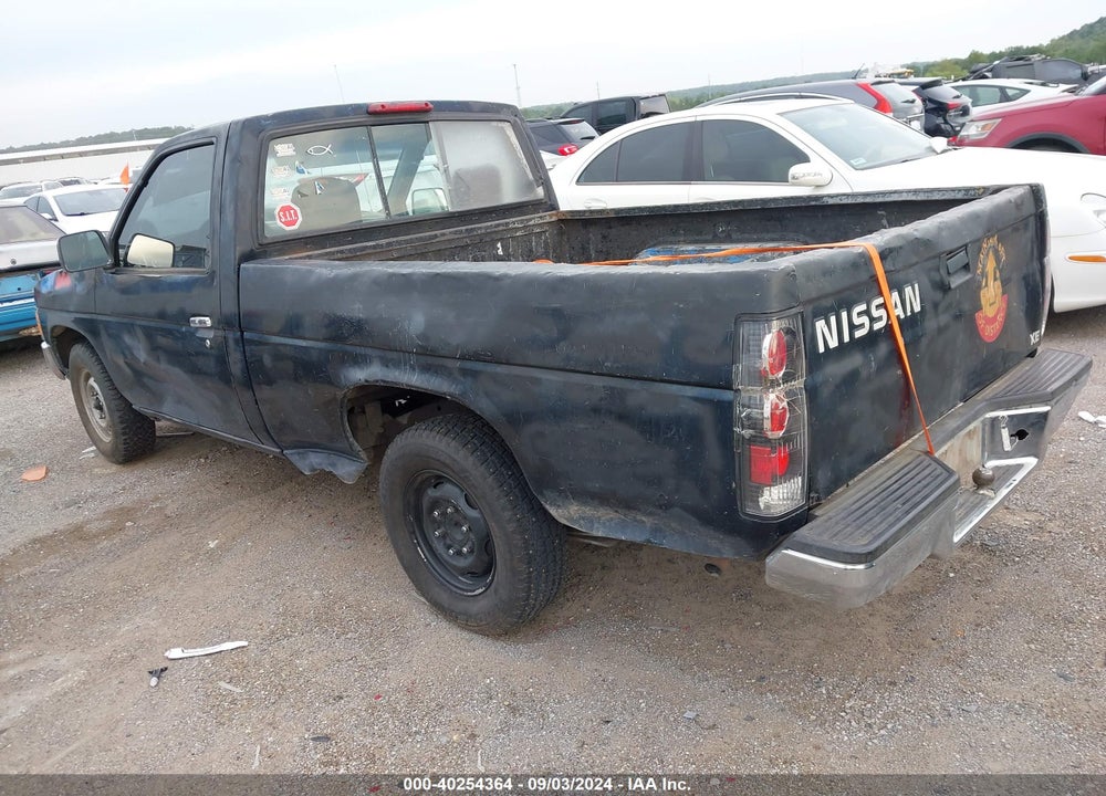 1996 NISSAN TRUCK XE VIN: 1N6SD11S1TC323928