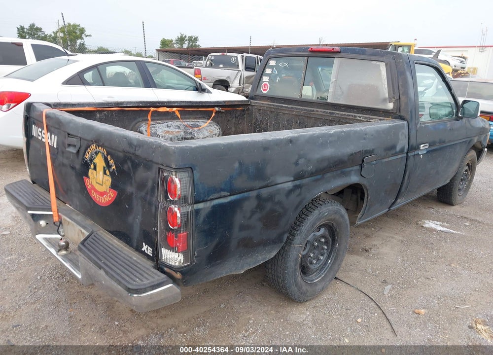 1996 NISSAN TRUCK XE VIN: 1N6SD11S1TC323928