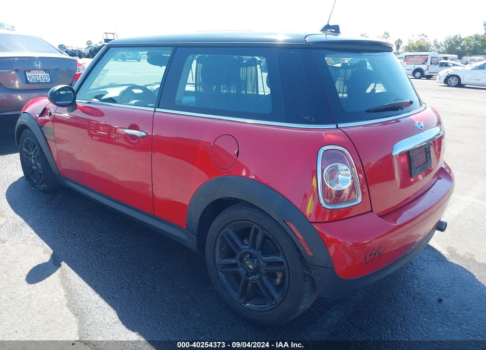 2013 MINI HARDTOP COOPER VIN: WMWSU3C50DT683700