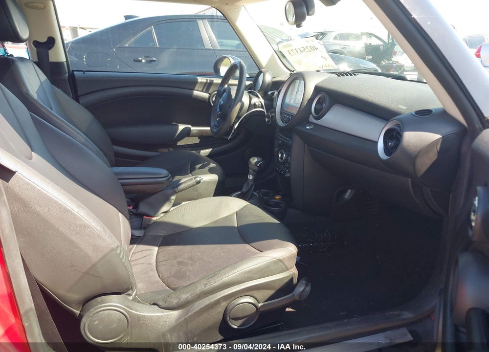 2013 MINI HARDTOP COOPER VIN: WMWSU3C50DT683700