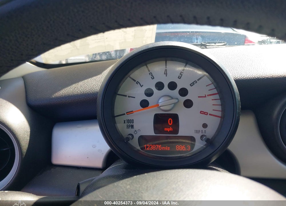 2013 MINI HARDTOP COOPER VIN: WMWSU3C50DT683700