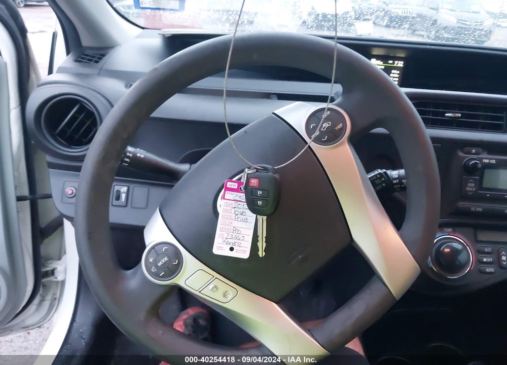 2013 TOYOTA PRIUS C TWO VIN: JTDKDTB39D1547466