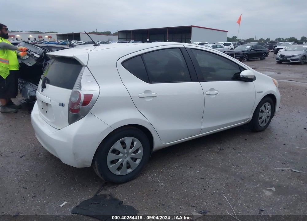 2013 TOYOTA PRIUS C TWO VIN: JTDKDTB39D1547466