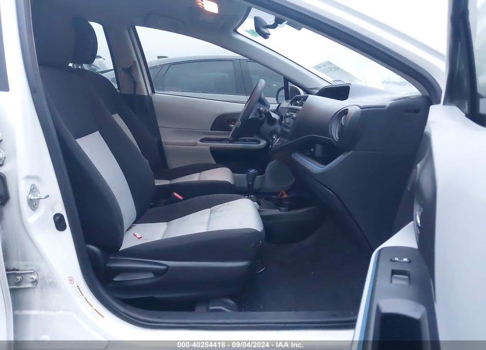 2013 TOYOTA PRIUS C TWO VIN: JTDKDTB39D1547466
