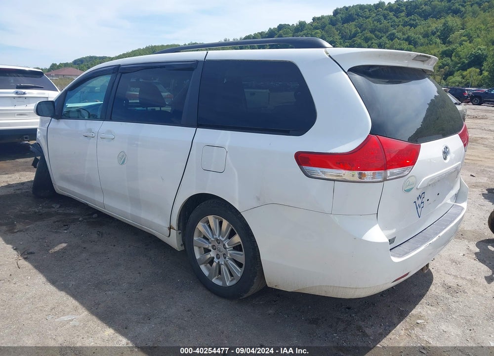 2012 TOYOTA SIENNA XLE 7 PASSENGER VIN: 5TDDK3DC0CS033762