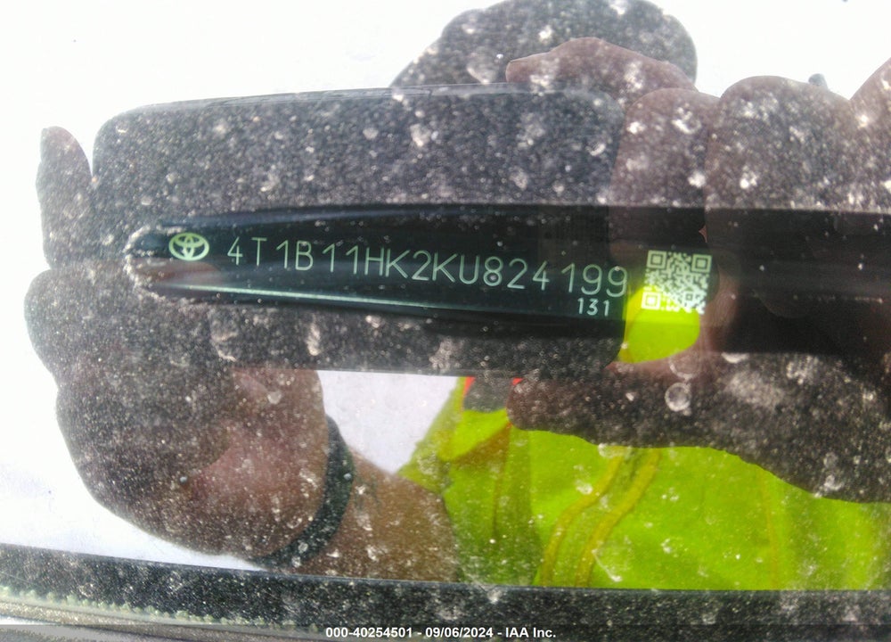 2019 TOYOTA CAMRY LE VIN: 4T1B11HK2KU824199